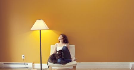 Lampa stojąca – jak dopasować ją do charakteru salonu?
