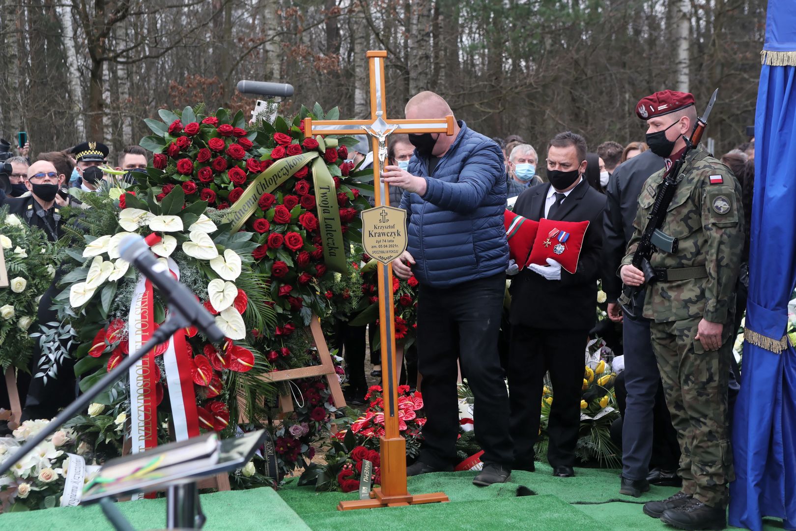 Pogrzeb Krzysztofa Krawczyka. Znani żegnają wielkiego muzyka