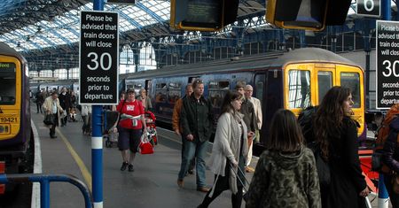 UE powróci do sprawy praw pasażerów. Zajmie się łączonym transportem