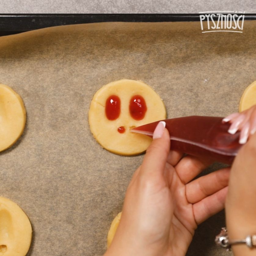 Halloween biscuits