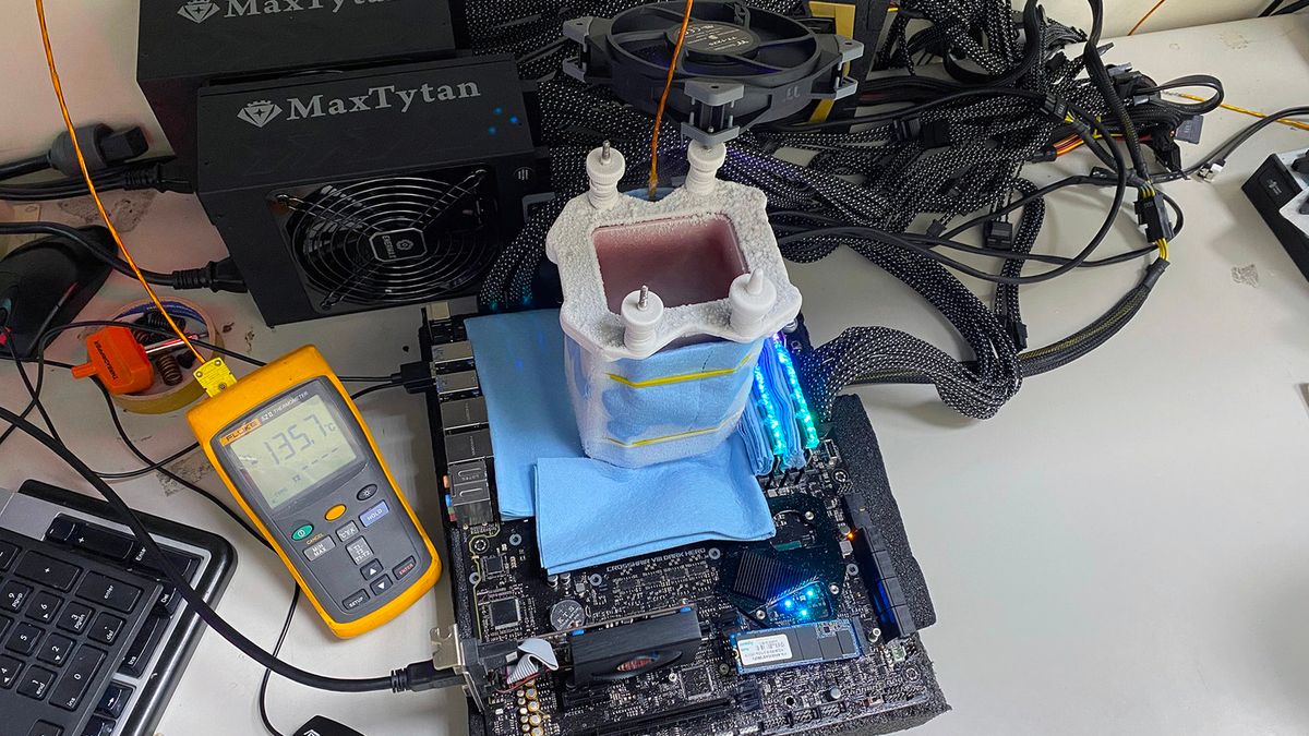 fot. Użytkownik safedisk (https://hwbot.org/)