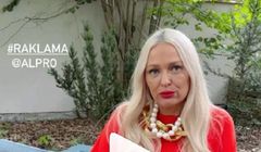 Katarzyna Nosowska parodiuje Caroline Derpienski w reklamie Alpro