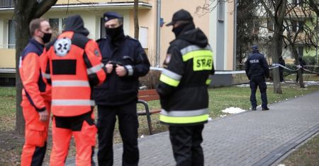 Warszawa. Włochy. Ewakuacja mieszkańców. Znalezisko w piwnicy