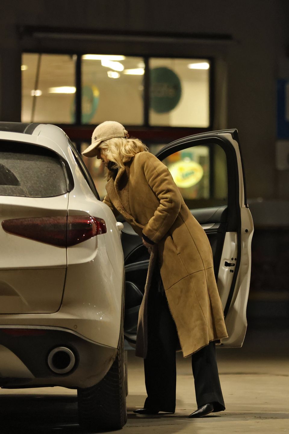 Naturalna Grażyna Torbicka "przyłapana" na stacji benzynowej