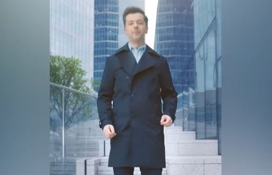Radosław Kotarski reklamuje pożyczkę w aplikacji mobilnej Banku Millennium