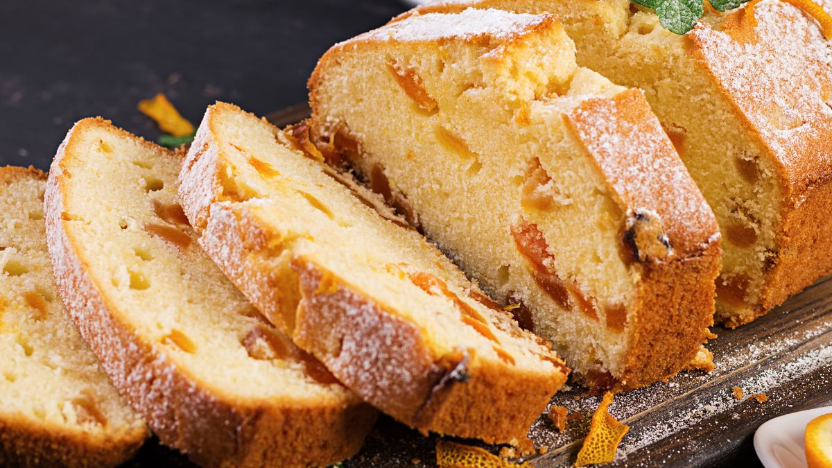 Ciasto maślankowe z nektarynkami wręcz rozpływa się w ustach