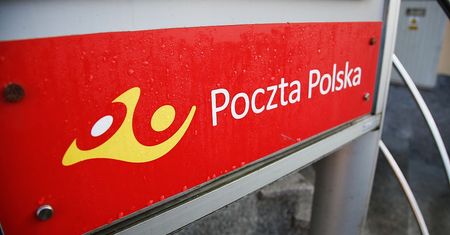 Nowe uprawnienia Poczty Polskiej. Pracownicy będą mogli otwierać koperty