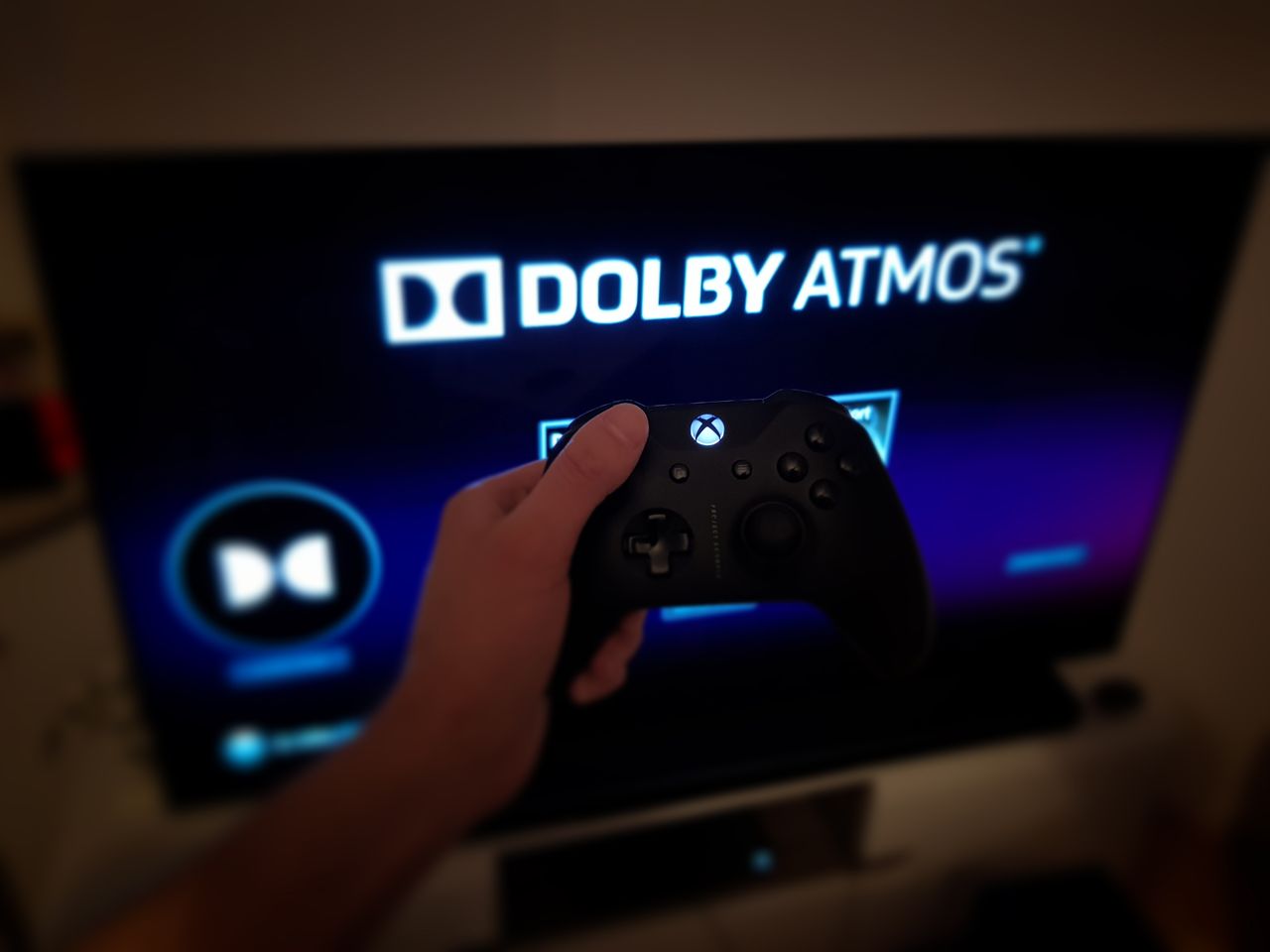 Dolby Atmos w grach dostępne jest m.in. na konsoli Xbox One X, fot. Jakub Krawczyński