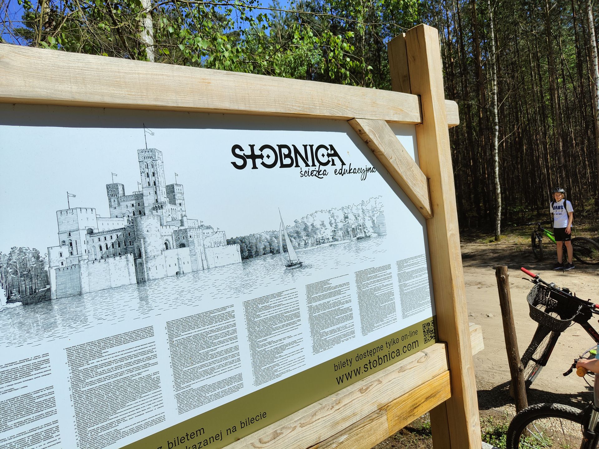 Zamek w Stobnicy 1 maja 2024 r.