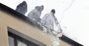 Zamość: Strażacy apelują o usuwanie śniegu i sopli z dachów