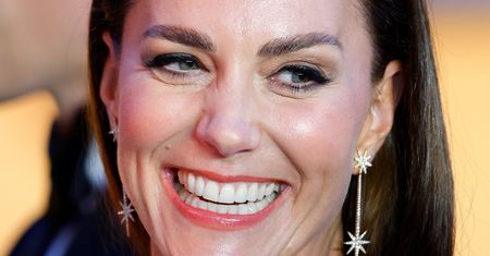 Tiktokerka sugeruje, jakoby Kate Middleton stosowała BOTOKS i miała DOCZEPY: "Zacznijmy mówić o tym, jak NAPRAWDĘ wyglądają ludzie"