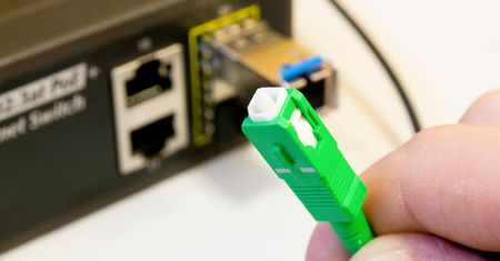 Światłowód T-Mobile zwiększył zasięg. Dociera do 10 mln domów