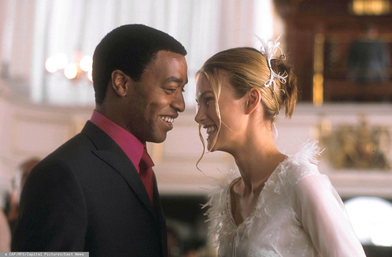 Keira Knightley i Chiwetel Ejiofor jako świeżo upieczona para