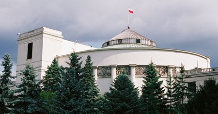 "Puste łby posłów". Zdjęcie spod Sejmu szybko się rozchodzi