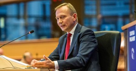 Piotr Serafin ma zostać unijnym komisarzem ds. budżetu. "Europejską odpowiedzialnością jest troska o obronę, niezależnie od wyników wyborów w USA"