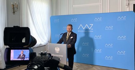 Łukasz Szumowski zakażony koronawirusem. Były minister zdrowia chory na COVID-19