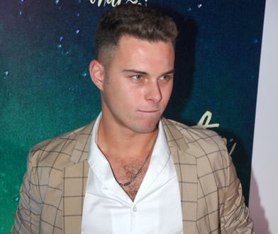 Adam Zdrójkowski na rajskich wakacjach. Pokazał się bez koszulki