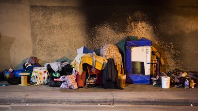 Czystki w Paryżu. Władze pozbywają się osób bezdomnych