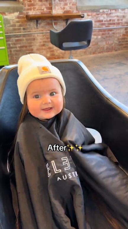 Mama-fryzjerka zrobiła 8-miesięcznej córce doczepy