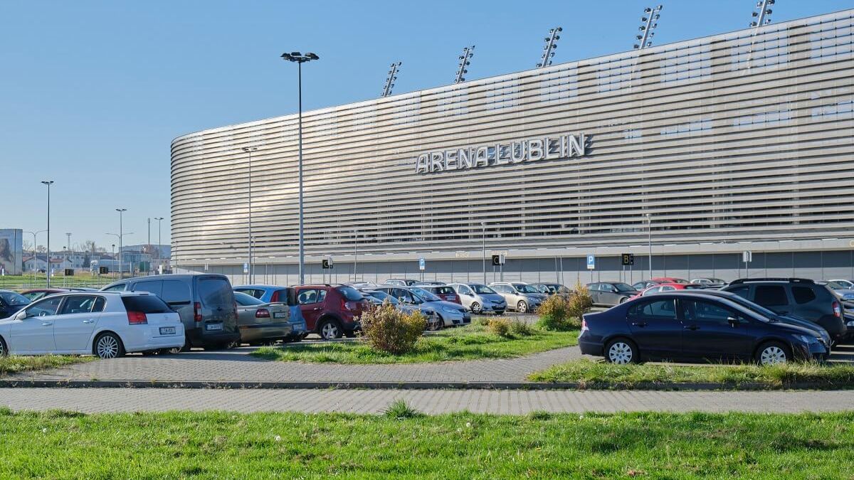 Koniec darmowego parkingu pod stadionem Arena Lublin