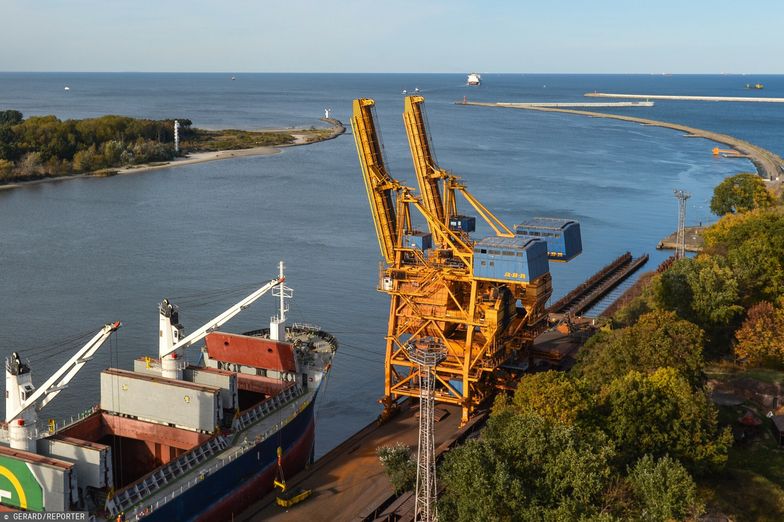 Masowiec Strategic Fortitude w porcie w Świnoujściu