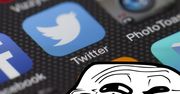Trolling na Twitterze. Użytkownicy sami blokują sobie konta
