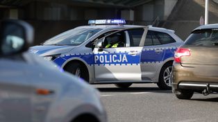 Grójec: Policjanci z Małopolski gasili pożar na drodze ekspresowej