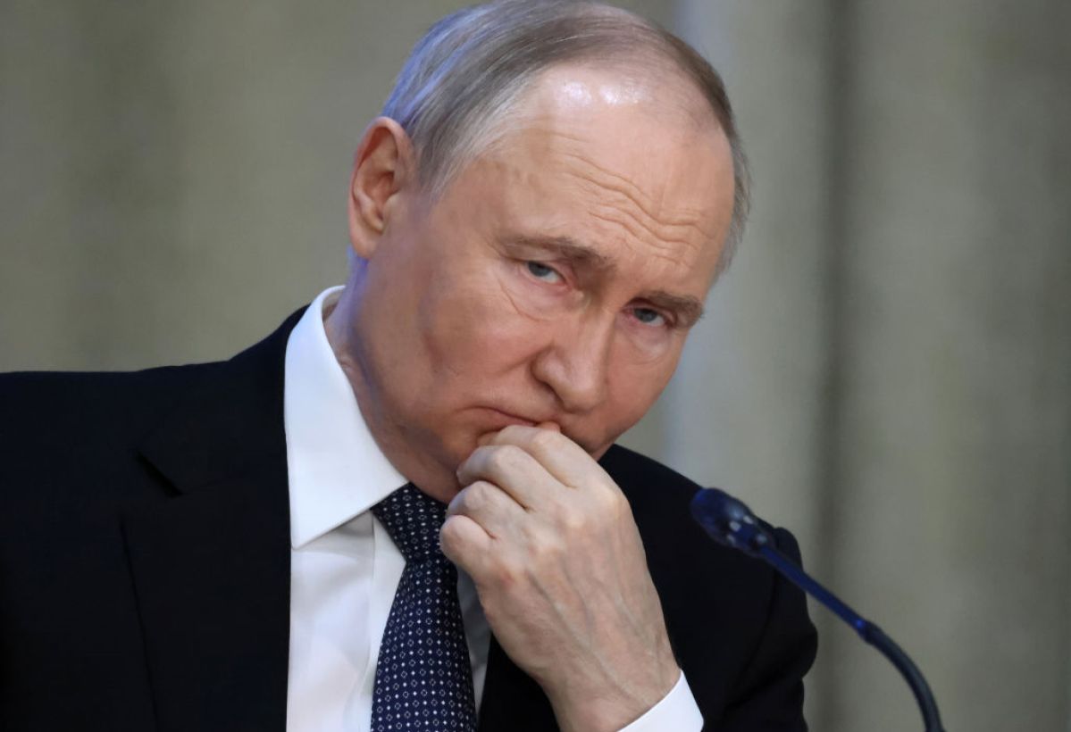 Putin promises support to new Syrian government amid shift