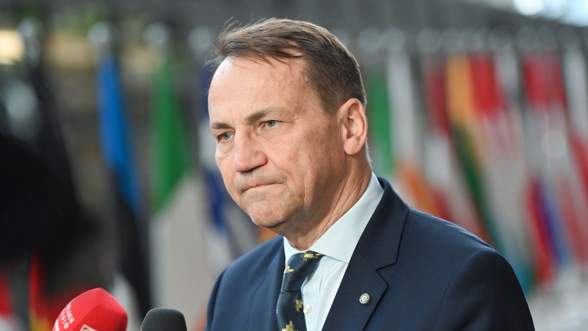 Minister spraw zagranicznych Radosław Sikorski