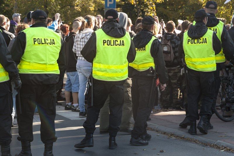 Bójka i szybkie zatrzymanie 9 osób