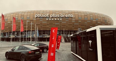 Tesla otworzyła nowy punkt w Polsce. To trzeci obiekt nad Wisłą
