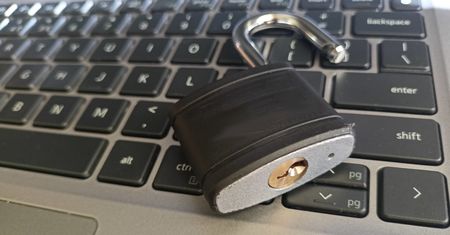 Kto ponosi winę za "wyciek haseł"? I jak ochronić się następnym razem?
