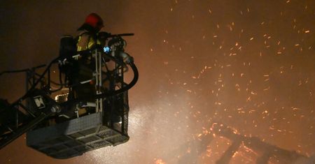 Świdnica. Pożar zabytkowej kamienicy. Spłonął dach