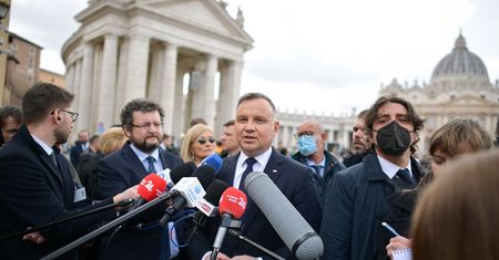 Wrzawa po okładce "Newsweeka" z Andrzejem Dudą. Wiceszef MSZ komentuje