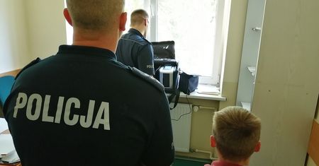 Był poszukiwany dwoma listami gończymi. Prowadził auto po spożyciu marihuany