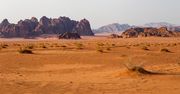 Wadi Rum. Pustynia inna niż pozostałe i jedna z największych atrakcji Jordanii