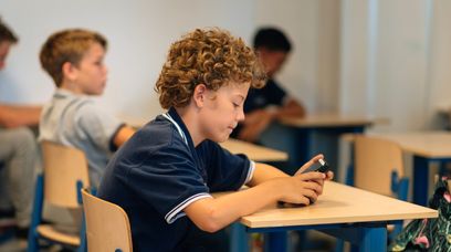 Zakaz telefonu w szkole? Ten głos rozwiewa wszelkie wątpliwości