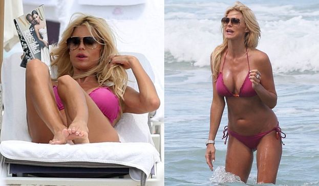 NATURALNA Victoria Silvstedt na plaży... (ZDJĘCIA)