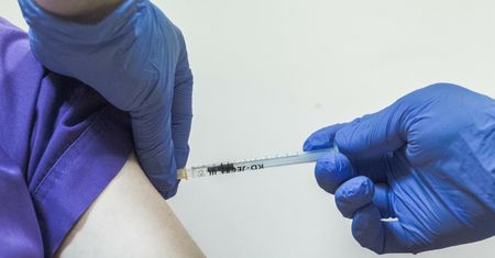 Zakrzepy krwi po szczepionce Johnson & Johnson? Wkrótce konkluzje EMA