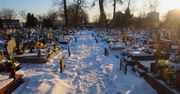 Trudna sytuacja na cmentarzach na Podlasiu. "Kucie jak w betonie"