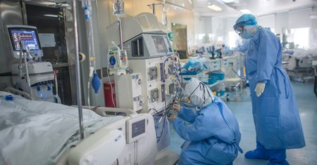 Koronawirus. Fatalna prognoza dla Polski. Wiadomo, kiedy czwarta fala uderzy najmocniej