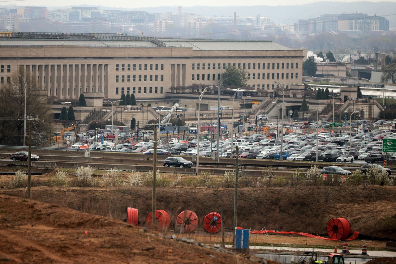 Helicopter flights around Pentagon halted amid safety concerns