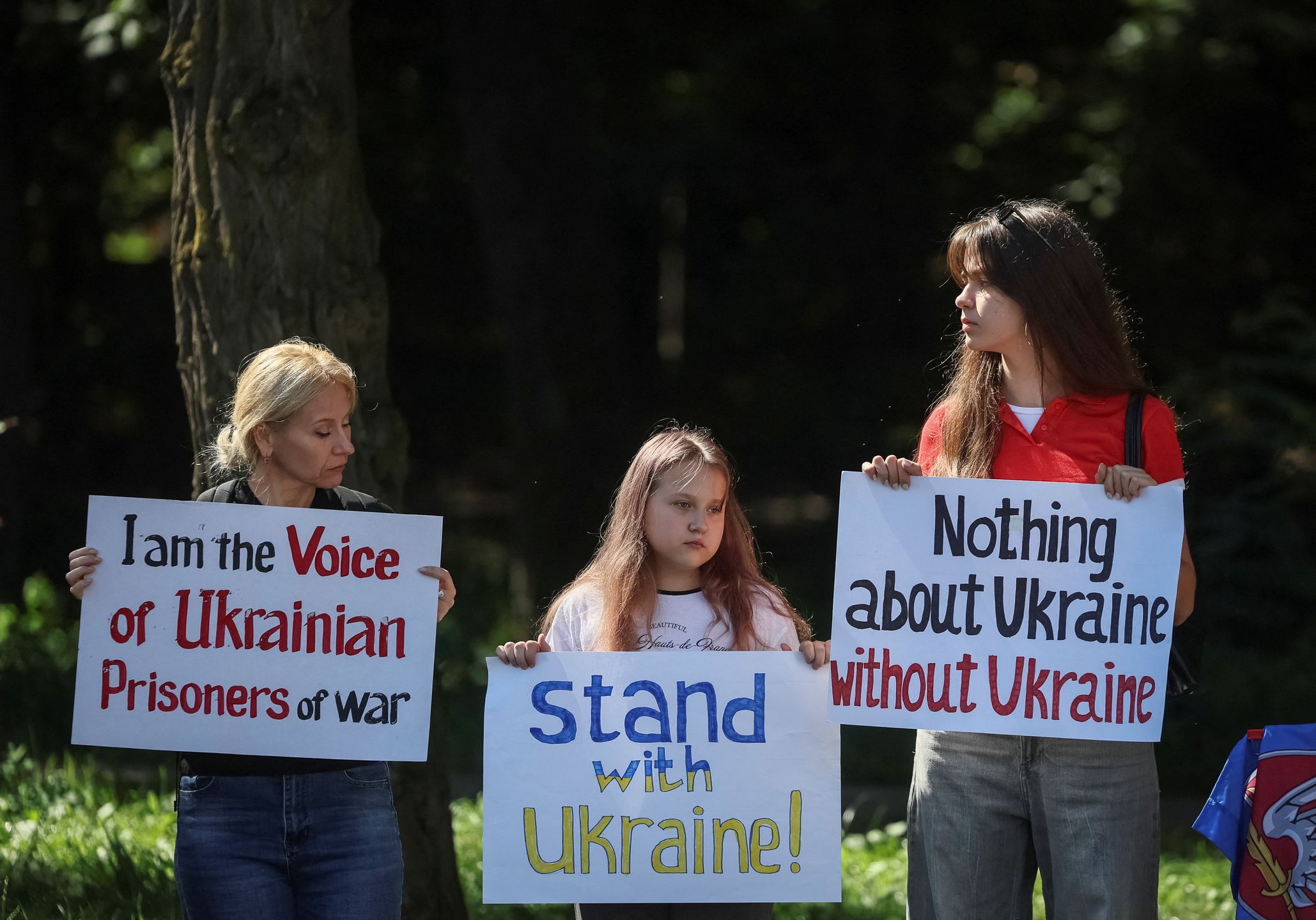 Ukraińcy protestujący przed ambasadą USA w Ukrainie 