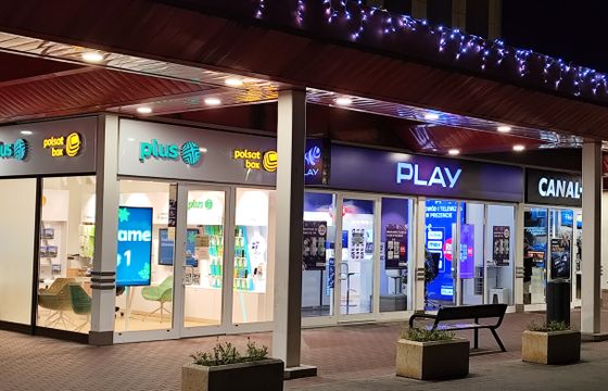 Grudniowy szczyt sprzedaży. Czy nadal są tłumy w salonach Canal+ i Polsat Box?