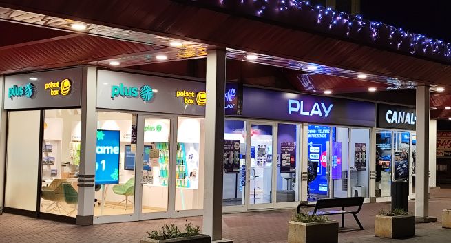 Grudniowy szczyt sprzedaży. Czy nadal są tłumy w salonach Canal+ i Polsat Box?