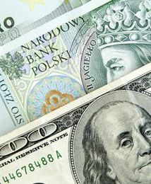 Złoty odrabia straty. Euro, dolar i frank tańsze nawet kilkanaście groszy