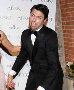 Dziś są urodziny Oliviera Janiaka! Bardzo zmienił się na przestrzeni lat?