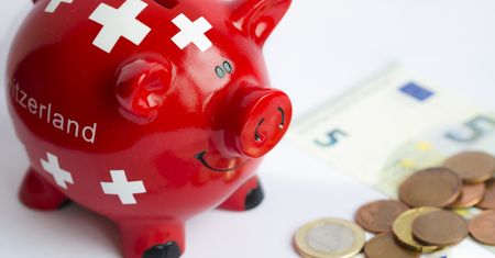 Referendum w Szwajcarii: 2,5 tys. zł na dziecko i 10 tys. zł dla dorosłych. Szwajcarzy tego nie chcieli