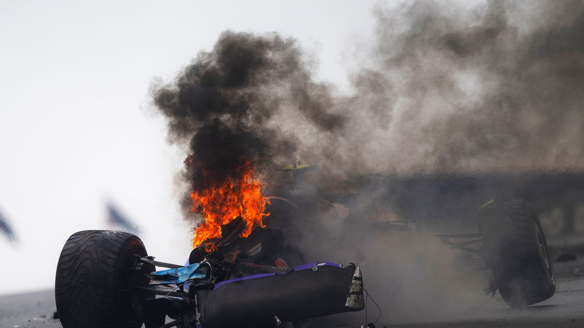 Getty Images / Rudy Carezzevoli / Na zdjęciu: wypadek Logana Sargeanta