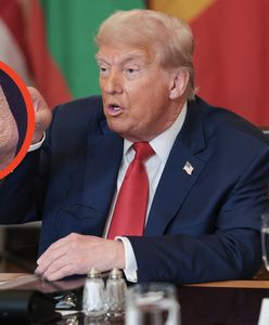 Dłoń Donalda Trumpa. Uwagę przyciągnął tajemniczy ślad
